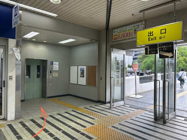 JR伊丹駅のエレベーターの写真