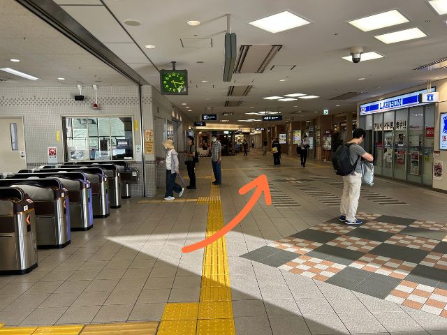 阪急伊丹駅の改札を出た写真